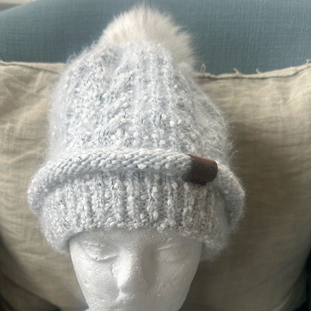 C.C Beanie Hat Lt. Gray Thick Knit Soft Fleece Lined Faux Fur Pom Pom O/S